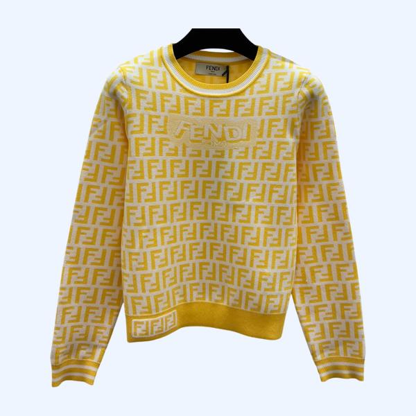 문자 라운드 넥 니트