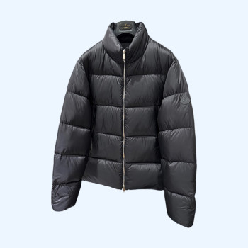몽클레어 라벨배지 스탠드업 칼라 구스 다운 재킷
